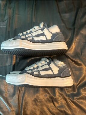 Denim-Style Chunky Sneakers in Blue and White